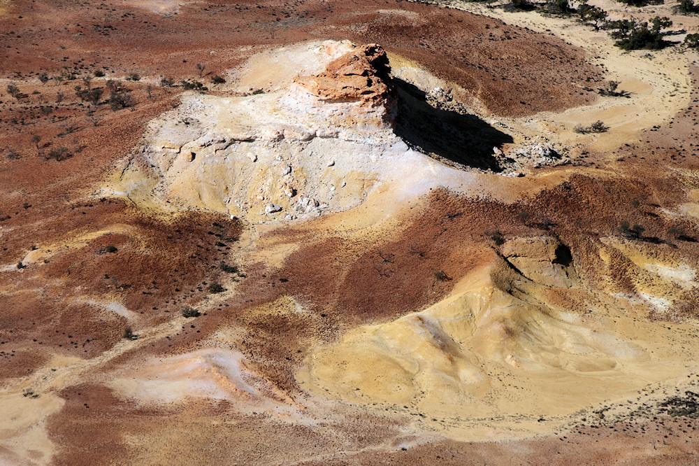 PaintedHillsSouthOfLakeEyre_1053.jpg