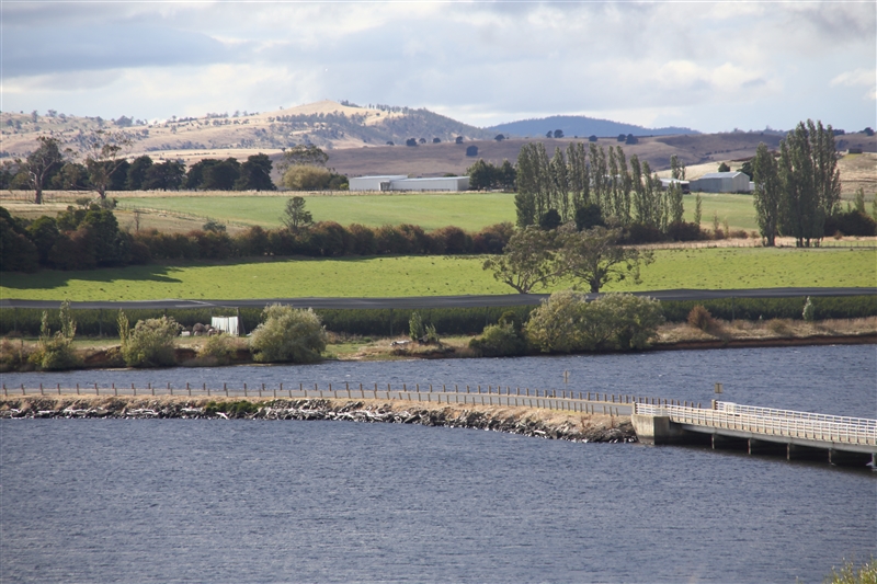 Tasmania_DerwentValley_1404_800px
