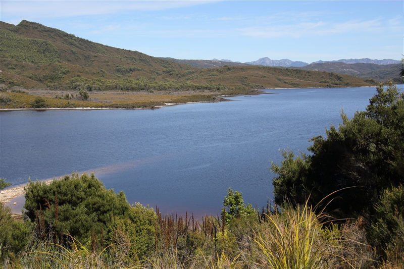 Tasmania_SG_LakePedder_1316_800px