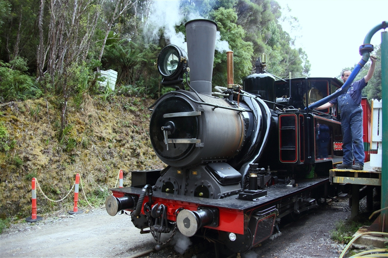 Tasmania_Queenstown_Train_1602_800px