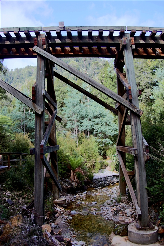 Tasmania_Queenstown_Train_1627_800px