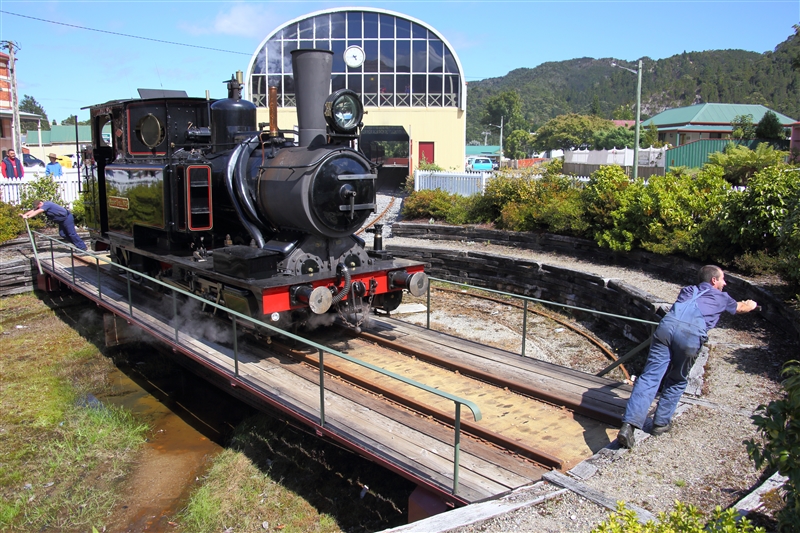 Tasmania_Queenstown_Train_1649_800px