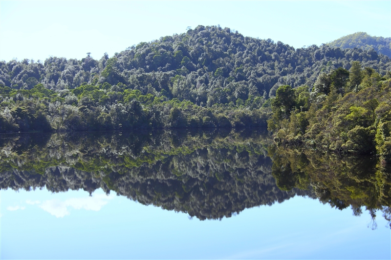 Tasmania_Strahan_GordonRiver_1773_800px