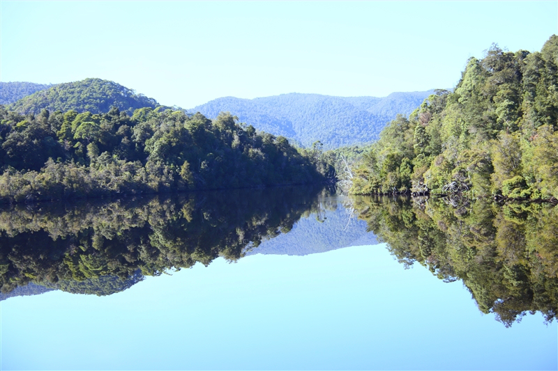 Tasmania_Strahan_GordonRiver_1776_800px