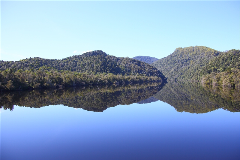 Tasmania_Strahan_GordonRiver_1793_800px